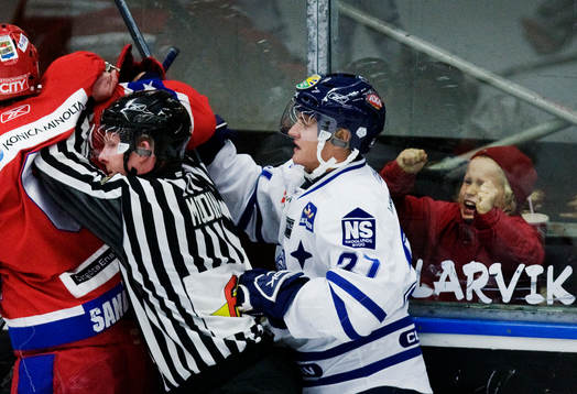 Bråk mellan Martin Sandgärde, Huddinge och Kevin Doell,