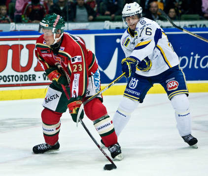 Johan Davidsson, HV71, hakar Ronnie Sundin i Frölunda