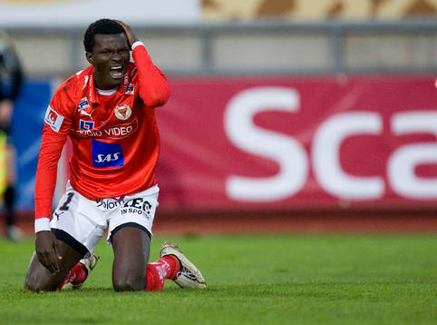 Kalmar och Abiola Dauda depp