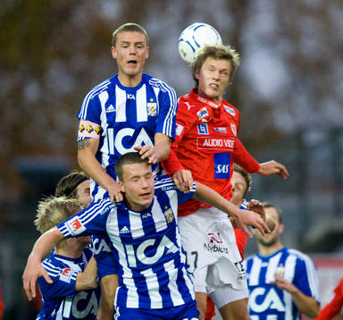Hjälten Ragnar Sigurdsson vinner nickduell mot Viktor Elm