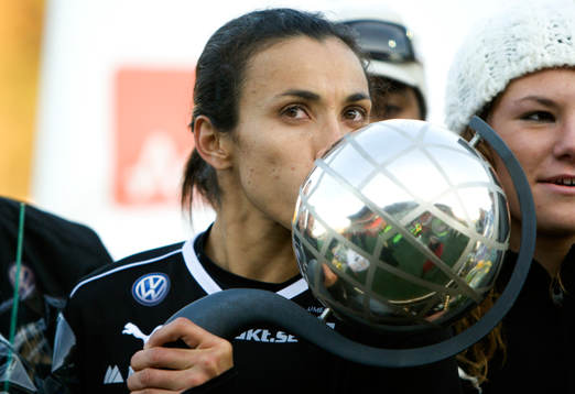Marta med segerpokalen, pokal. Svenska Mästare, SM-guld