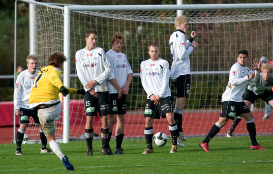 Kristoffer Fagercrantz, Falkenberg, skjuter in 2-2