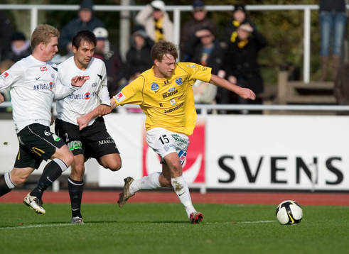 Joel Johansson, Falkenberg, jagas av Johan Lind och David
