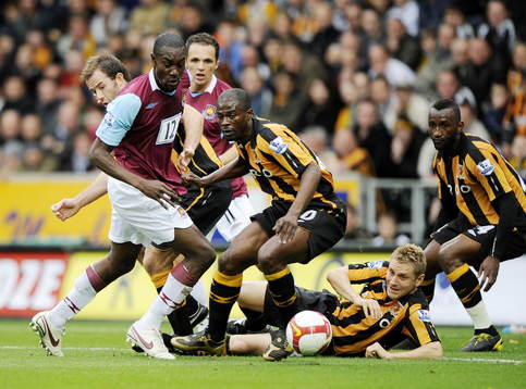 Carlton Cole, West Ham med George Boateng och Andy Dawson,