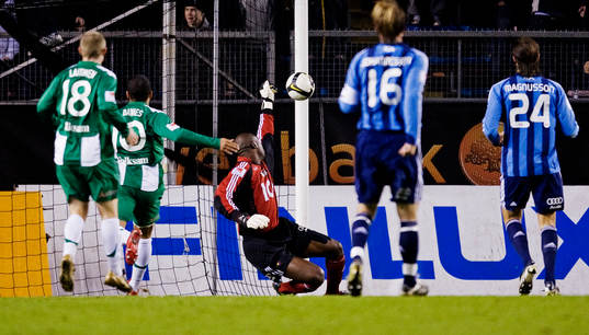 Pa Dembo Tourray, målvakt, Djurgården, släpper in 1-0