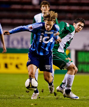 Sebastian Rajalakso, Djurgården, dribblar bort Sebastian