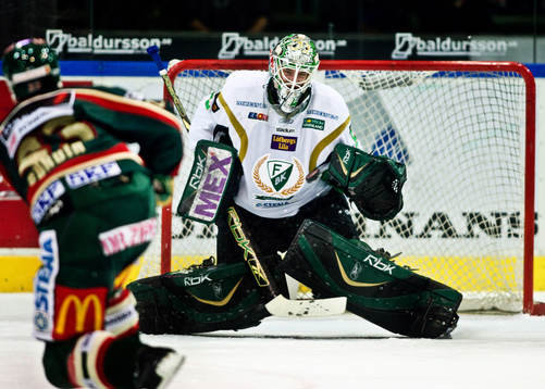 Jonas Gustavsson,  målvakt, Färjestad. Riku Hahl,