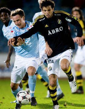 Mike Jensen, MFF och Jorge Ortiz, AIK