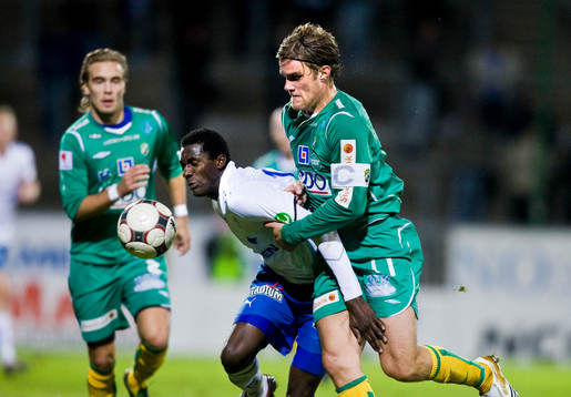 Russell Mwafulirwa, Norrköping, blir tilltryckt av David