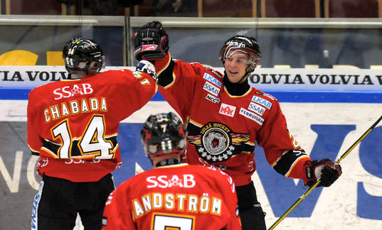 Joihan Harju har kvitterat till 2-2 , jubel