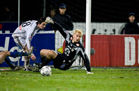 Linus Hallenius, Sundvall och Magnus Bahne, målvakt,