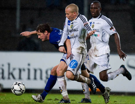 Sebastian Johansson före Tobian Eriksson och Robert Mambo