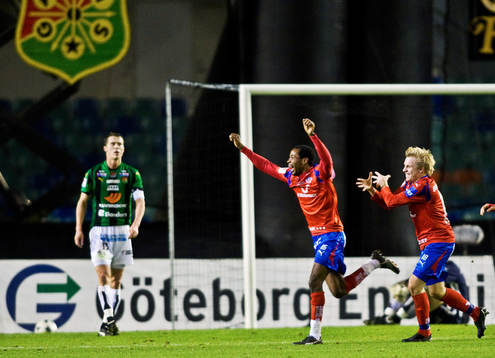 René Makondele, Helsingborg, gör 2-0. Jubel