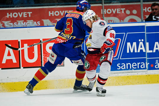 David Printz, Djurgården, tacklar Linus Klasen,