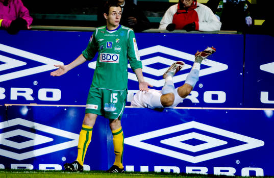 Guillermo Molins, Malmö FF, har ramlat över en