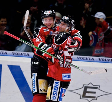 Andreas Molinder,  jubel med Victor Hedman