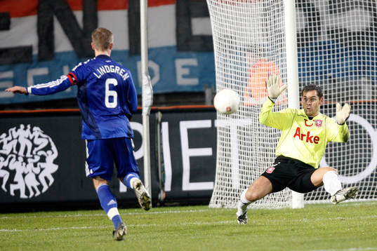Rasmus Lindgren, Ajax, gör mål. Sander Boschker,
