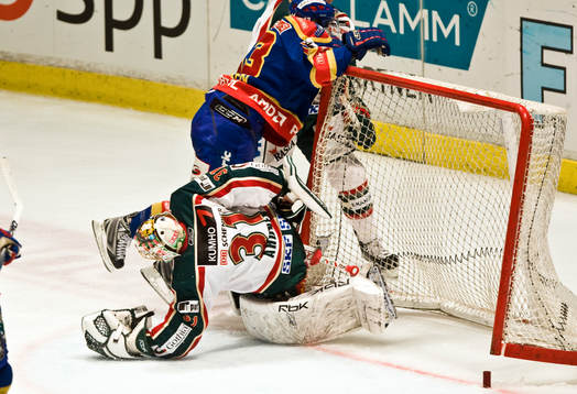 Robin Frigren, Djurgården och Ari Ahonen, målvakt,