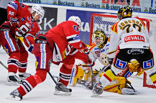 Linus Klasen och Martin Cibak, Södertälje, oroar framför