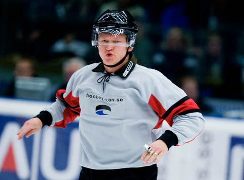Robert Lahti, Domare ger Mats Zuccarello Aasen 10min för