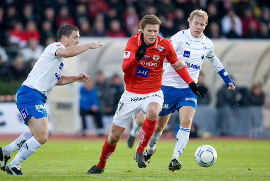 2-0 Viktor Elm sliter sig loss och skjuter