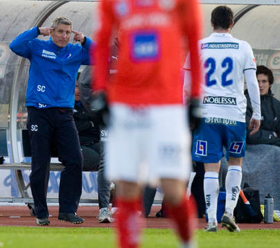 Här avgörs matchen, 0-0 och 40 minuter, då ger domaren
