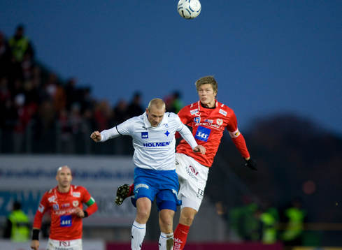 Viktor Elm högre än Thomas Magnusson. Nickduell