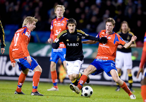 Gabriel Özkan, AIK, och Marcus Bergholtz, Helsingborg