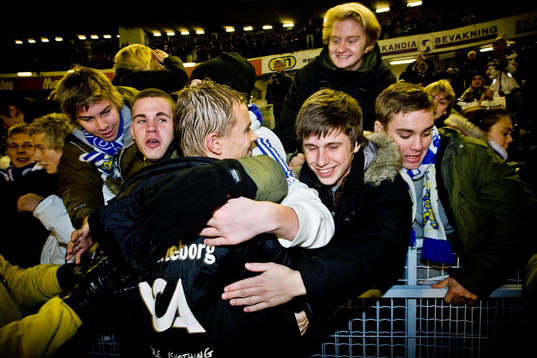 Niclas Alexandersson, tackas av publiken
