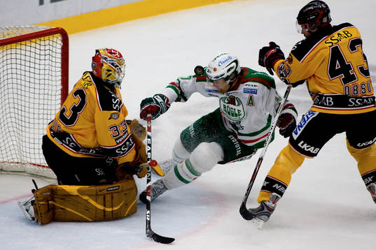 Mathias Tjärnqvist, Rögle försöker nicka in pucken