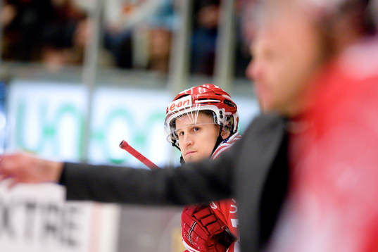 Jonathan Hedström, på bänken