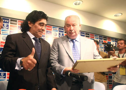Diego Armando Maradona, är Argentinas nye tränare. Här