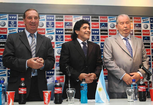 Diego Armando Maradona, är Argentinas nya tränare. Här