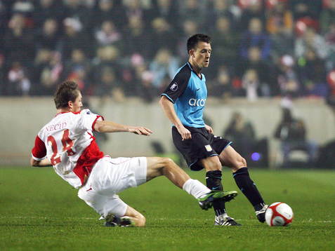 Bläddra bland fler bilder av Fotboll, UEFA-cupen, Slavia Prag - Aston Villa