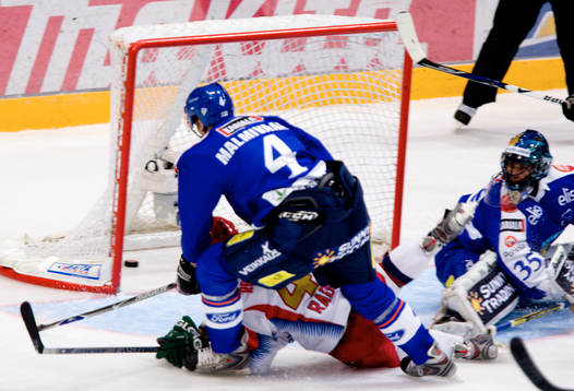 Alexander Radulov, Ryssland trycker in pucken