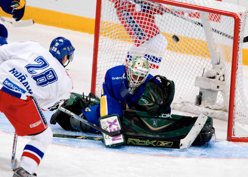 Jonas Gustavsson, Målvakt Sverige släpper in mål av