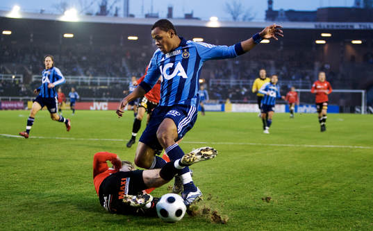 Kristian Haynes, Trelleborg, tacklar Thiago Quirino Da