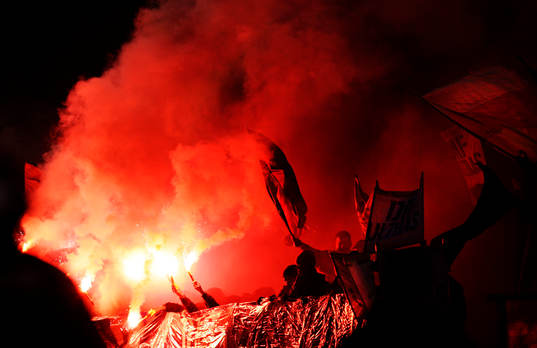 Bengaleldar i djurgårdsklacken. Tifo, bengalisk eld