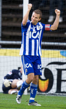 1-1, Niclas Alexandersson har nickat in kvitteringen bakom