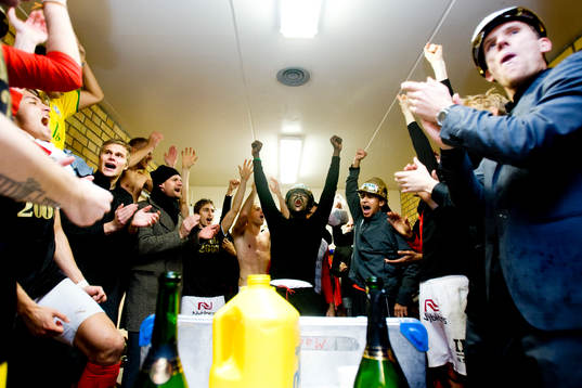 Kalmar jubel i omklädningsrummet. Svenska Mästare 2008,