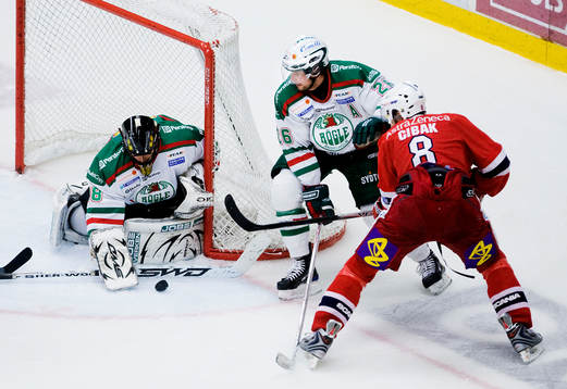 Martin Cibak, Södertälje kommer runt till Jürgen Penker,