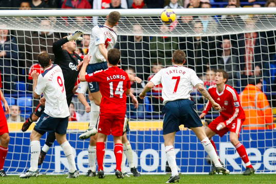 Gary Cahill, Bolton, gör mål men målet döms bort