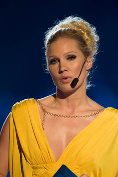 Jessica Almenäs, programledare