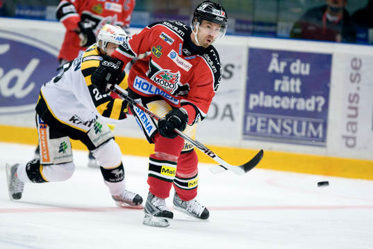 Mikko Kurvinen, Modo