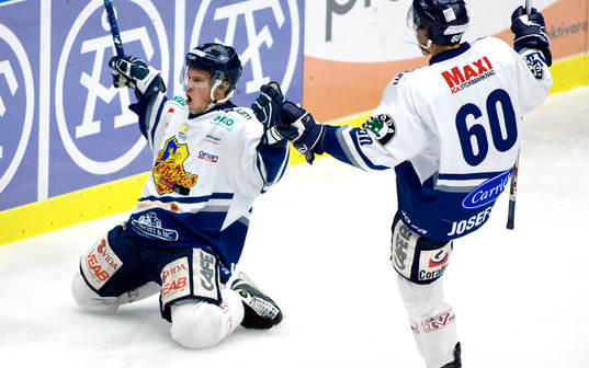 Gustav Hjalmarsson, Växjö. Jubel 2-0