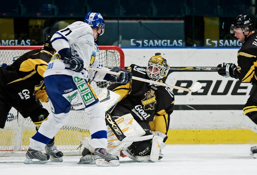 Oroligt framför Fredrik Holmgren, målvakt, AIK