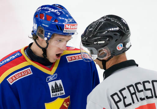 Men domaren, Nicklas Danielsson klagar