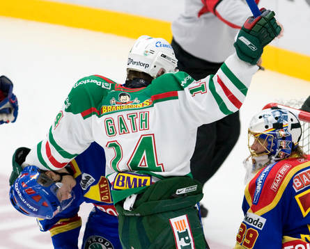 1-1, målskytten Mikael Gath nyper till David Printz, som