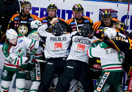 Bråk, slagsmål, domarna har fullt upp!