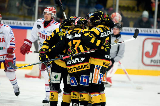 Niko Dimitriakos, Skellefteå gör 2-2 (jubel)